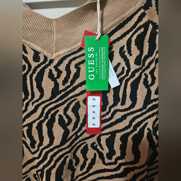 BNWT Guess sweater. - Picture 3 of 3